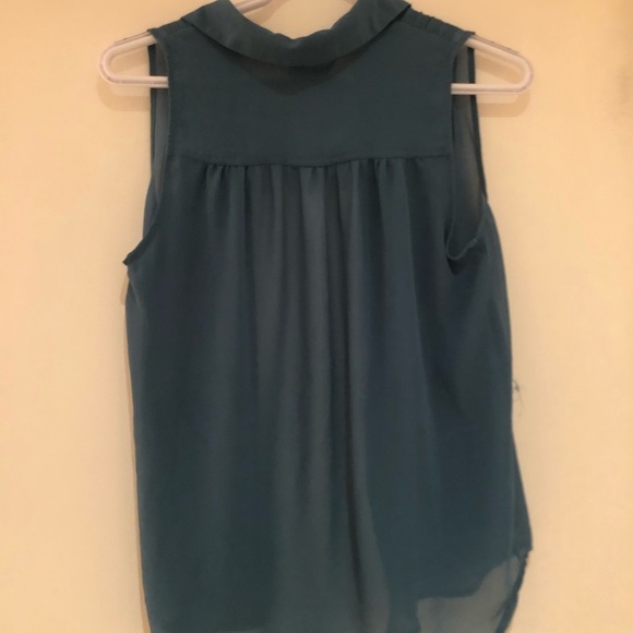 Pins & Needles sleeveless blouse in S - Picture 2 of 3